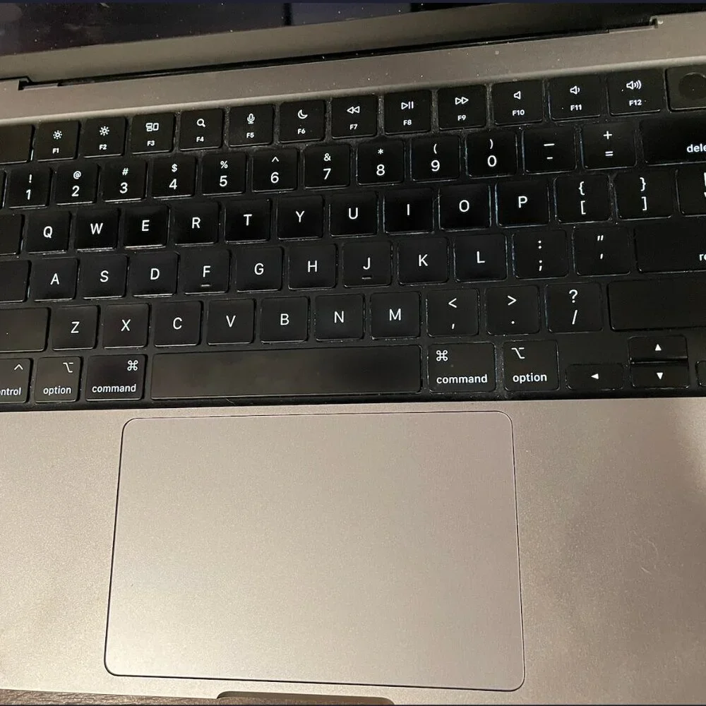 MacBook Pro 14” | 2021 | M1 Pro | 16GB | Works Perfectly | Screen Cracked
